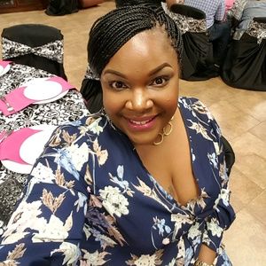 Meet your Posher, Ebony